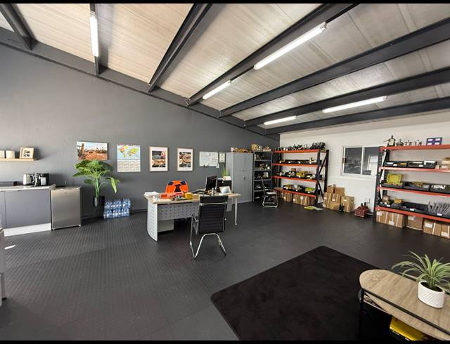 206M² WAREHOUSE TO LET IN SPARTAN